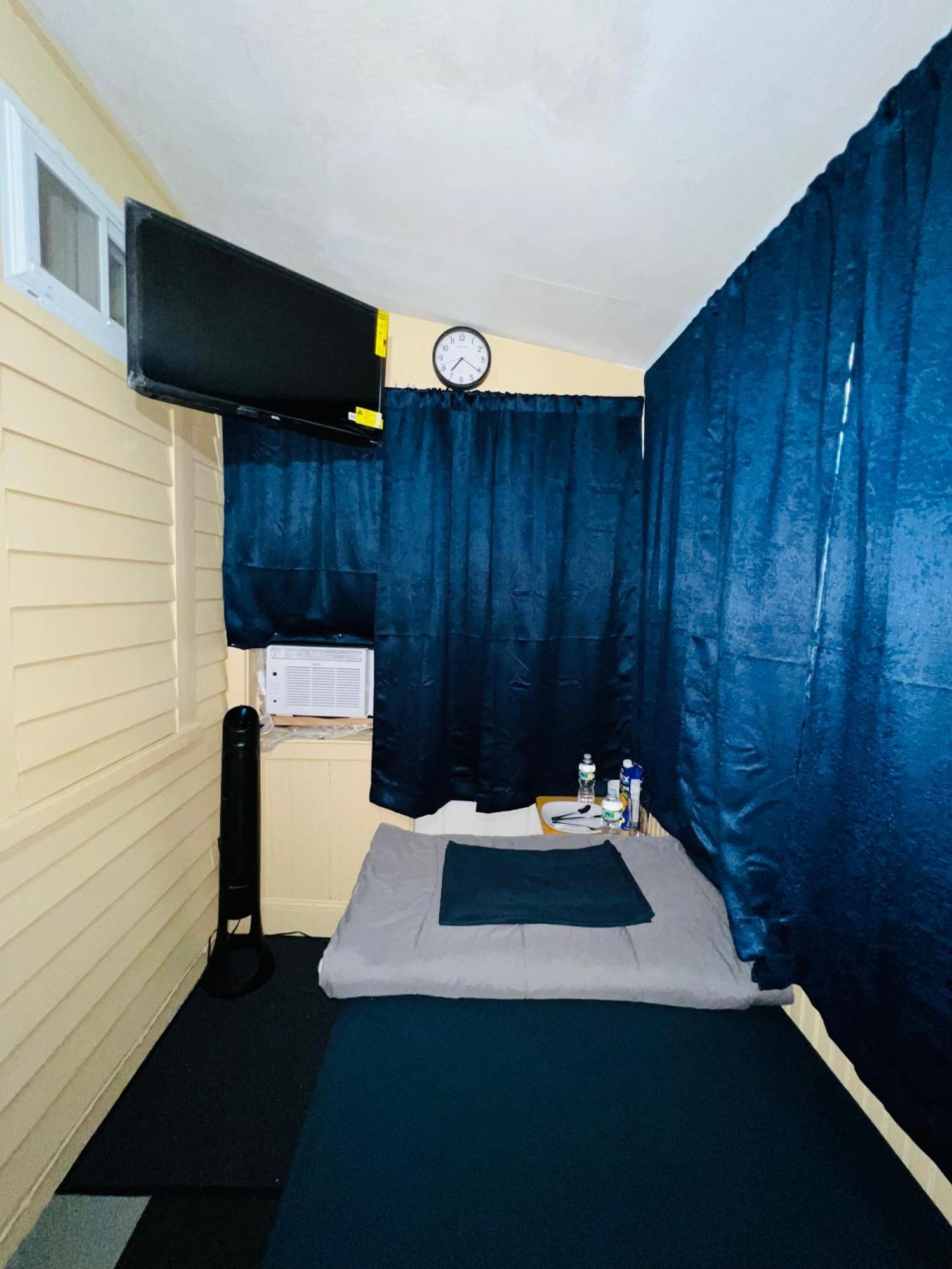 Budget Room Minutes From Downtown Hartford Exteriér fotografie